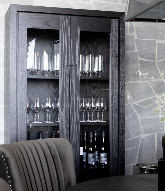 Hovedbilde HUNTER Vitrineskap black 06-86119