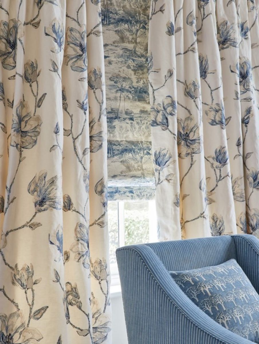 Lola Flower fabric fra  Jane Churchill CodeJ921F 